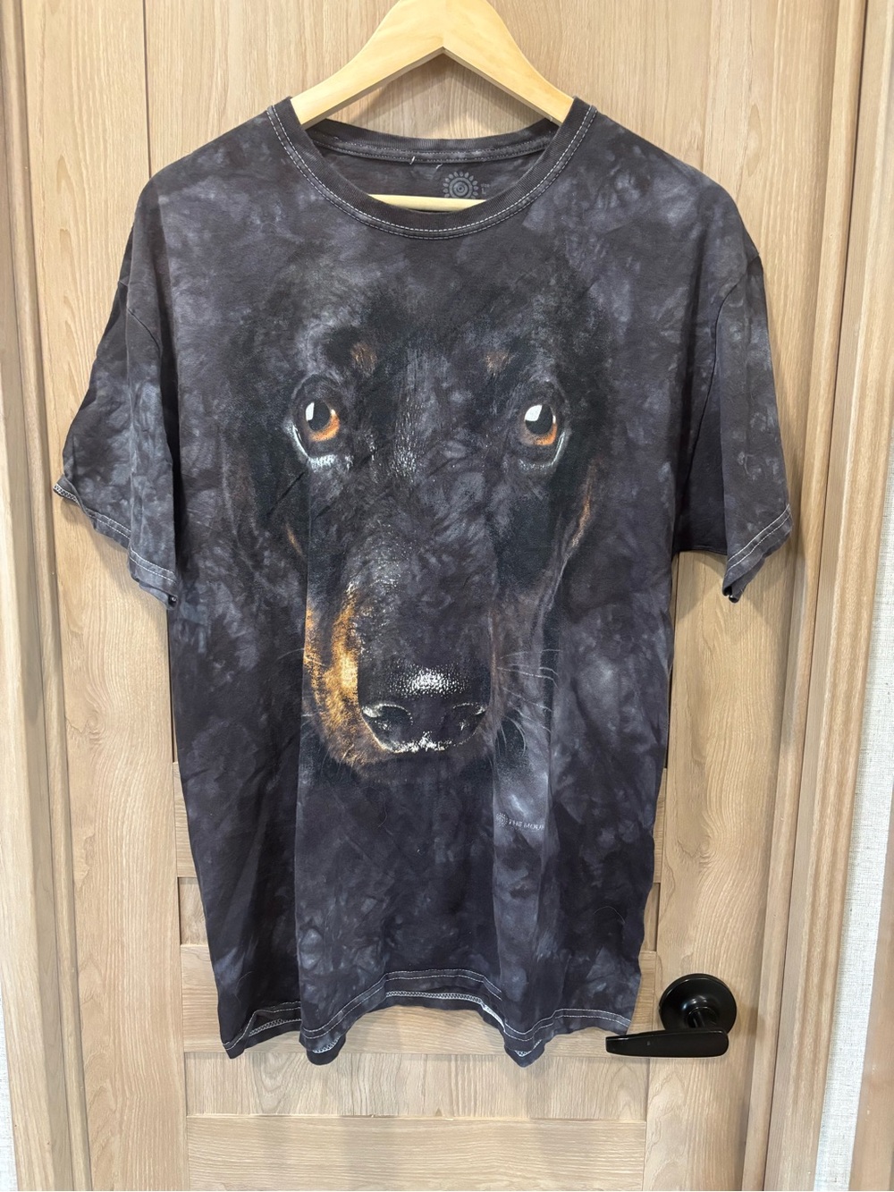 The Mountain T Shirt Dash Hound Dog Size L